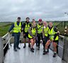 Donderdagmorgen (18 september) deze groep overgezet om 7.00u 's morgens. Ze lopen van Oldeboorn naar den Bosch om geld op te halen voor onderzoek naar de ziekte van Usher. Ze lopen voor Lenn