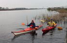 De eerste klanten vanaf het water, Luuk en Peter, appeltaart mee voor onderweg!!
