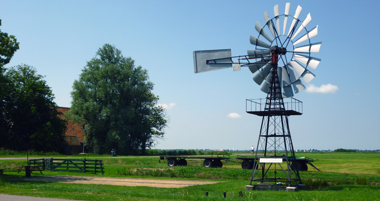 Amerikaanse windmotor bij Goëngarijp